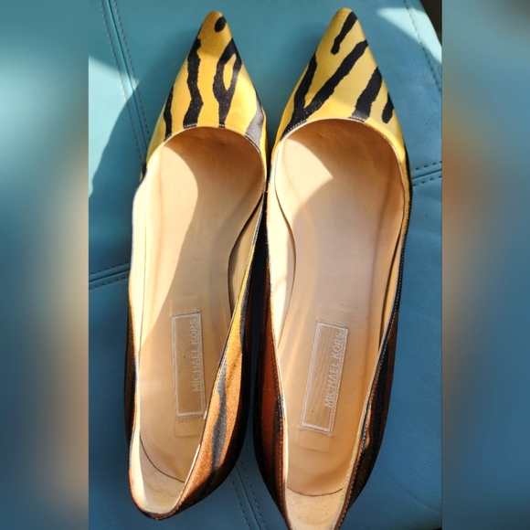 MICHAEL KORS Y2k Yellow Gold Chocolate Tiger Ombre Silk Low Kitten Heel Pumps 9 - Picture 7 of 16